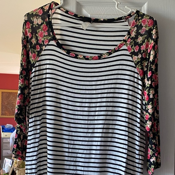 shirt - Picture 1 of 1